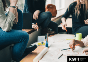 Los Mejores Cursos Online de Redes sociales desde cero: Logra el éxito digital kom academia digital e learning plataformas aula virtual los mejores cursos ranking tabla comparativa 18 KOM Academia Digital Los Mejores Cursos Online de Community Management para principiantes.