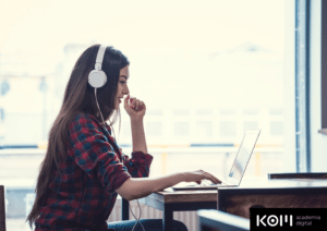 Los Mejores Cursos Online de Facebook e Instagram Ads: Campañas desde cero kom academia digital e learning plataformas aula virtual los mejores cursos ranking tabla comparativa 26 KOM Academia Digital Los Mejores Cursos Online de E-commerce para principiantes.