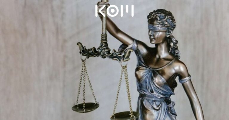 Balanza de justicia representando estudios legales en Lima - KOM Agencia Digital