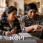 Dueños de una panadería revisan en la laptop el boletín que enviarán a sus clientes como parte de su email marketing en Perú (email marketing perú)