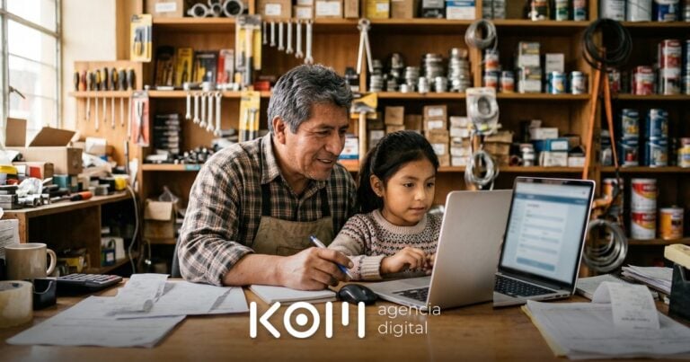 Dueño de una ferretería y su hija preparan en la laptop su postulación a financiamiento para la digitalización de su mype (financiamiento digitalización mype)
