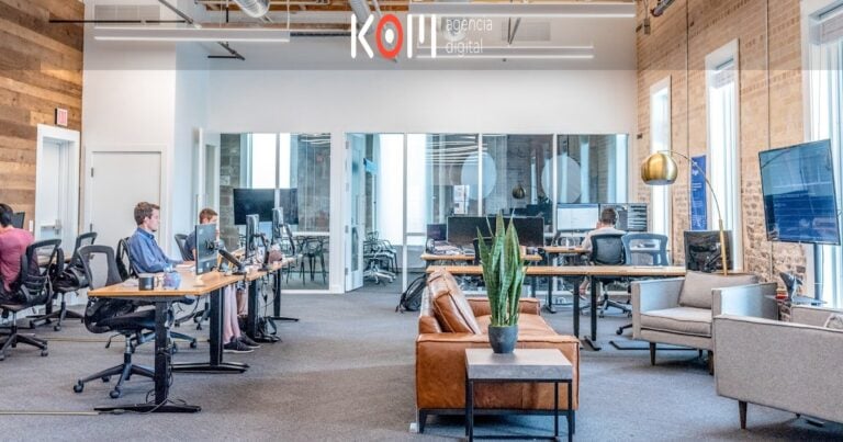 GEO para clínicas y doctores: posiciona tu consultorio en ChatGPT y Google AI - KOM Agencia Digital