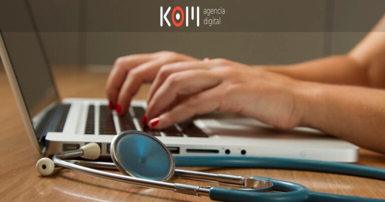 GEO para abogados en Perú: cómo aparecer en las respuestas de IA cuando buscan asesoría legal - KOM Agencia Digital