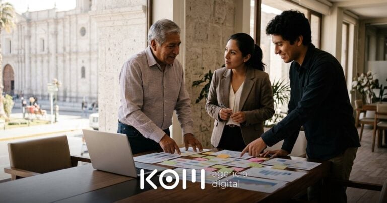Familia empresaria de Arequipa organiza en una mesa el mapa de sus marcas para planificar una estrategia de GEO con varias marcas (geo varias marcas)