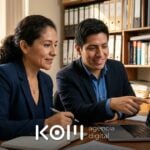 Abogada y su asociado revisan en una laptop los resultados de su campaña de Google Ads para abogados en su estudio (google ads abogados)