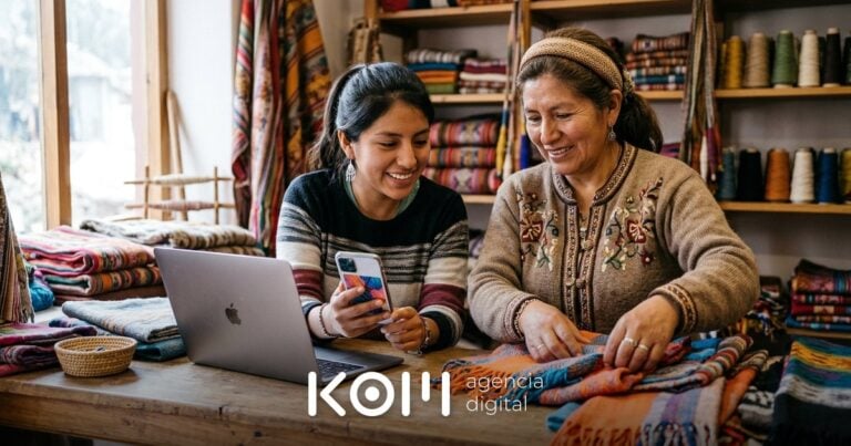 Emprendedora compara en su laptop imágenes de productos hechas con una IA para crear imágenes mientras su madre ordena chalinas (ia para crear imagenes precio)