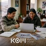 Equipo de una fundación peruana revisa un informe de proyecto en la laptop mientras evalúa usar IA para ONG en sus reportes
