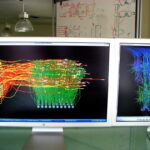 Representación de una red neuronal de inteligencia artificial, la tecnología detrás de AI Mode de Google