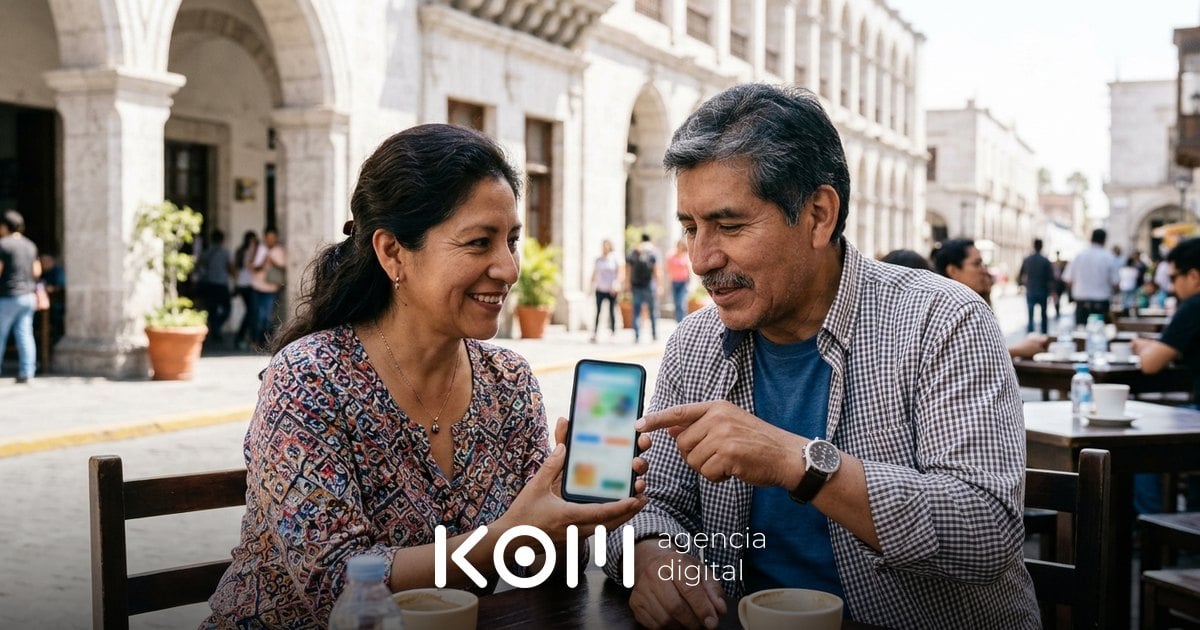 Pareja en una calle de Arequipa revisa en el celular una landing page para provincias con datos de envío a su ciudad (landing page provincias)