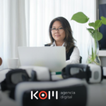 Oficial peruana de protección de datos analizando la Ley 29733 y el DS 016-2024-JUS en el Libro de Reclamaciones