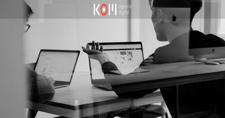 Métricas de GEO vs métricas de SEO: qué medir cuando la IA responde por ti - KOM Agencia Digital