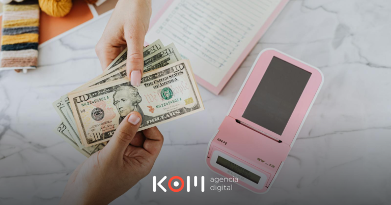 Analista peruano comparando precios 2026 de Libro de Reclamaciones virtual por plan y proveedor