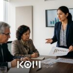 Analista presenta a dos gerentes la medición del ROI de la inteligencia artificial en un proceso de su empresa (roi inteligencia artificial)