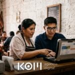 Dueña de un restaurante de Arequipa revisa con un consultor el schema local business con horarios y precios de su negocio
