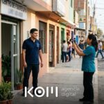 Dos fisioterapeutas fotografían la fachada de su centro en un distrito de Lima para mejorar su SEO local en Google Maps (seo local lima distritos)