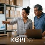 Dueña de una tienda online y su socio revisan en el monitor el tráfico de ChatGPT en GA4 y las ventas de su WooCommerce